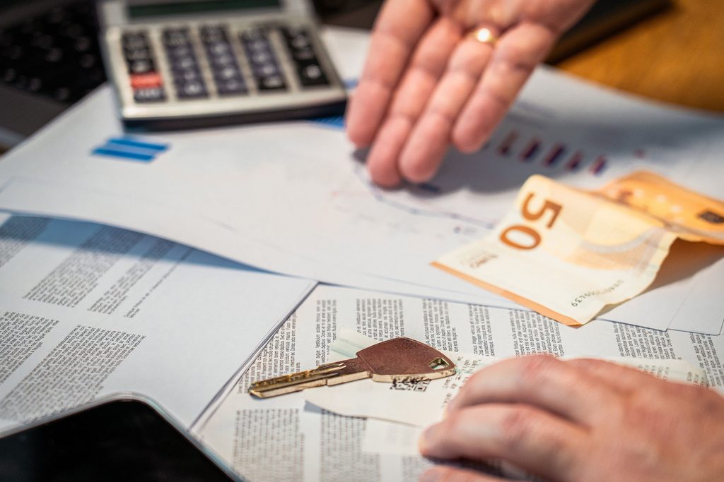 Signing the deed when buying property in Spain